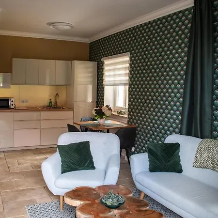 アパート フェリエンハウス オストラウアー ホフ *