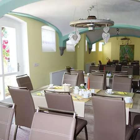 Ostrauer Hof * באד שאנדאו