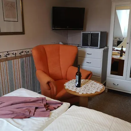 Ostrauer Hof * באד שאנדאו